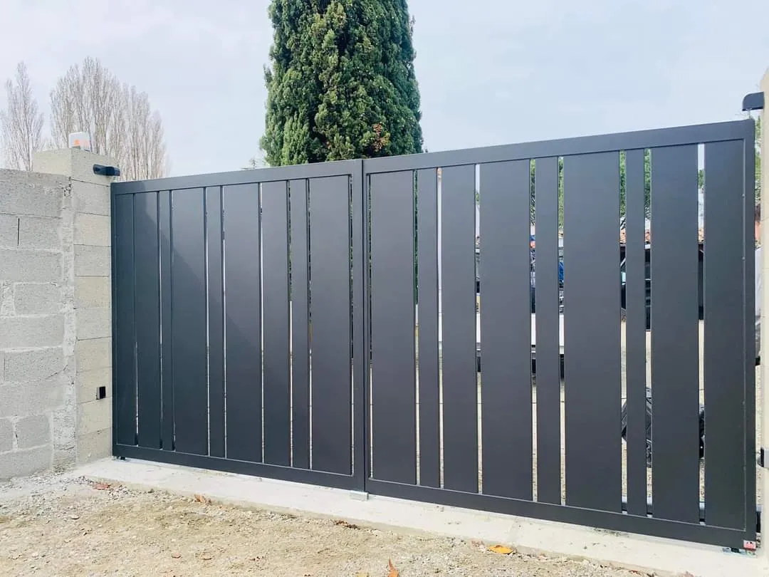 Portail sur mesure en métal