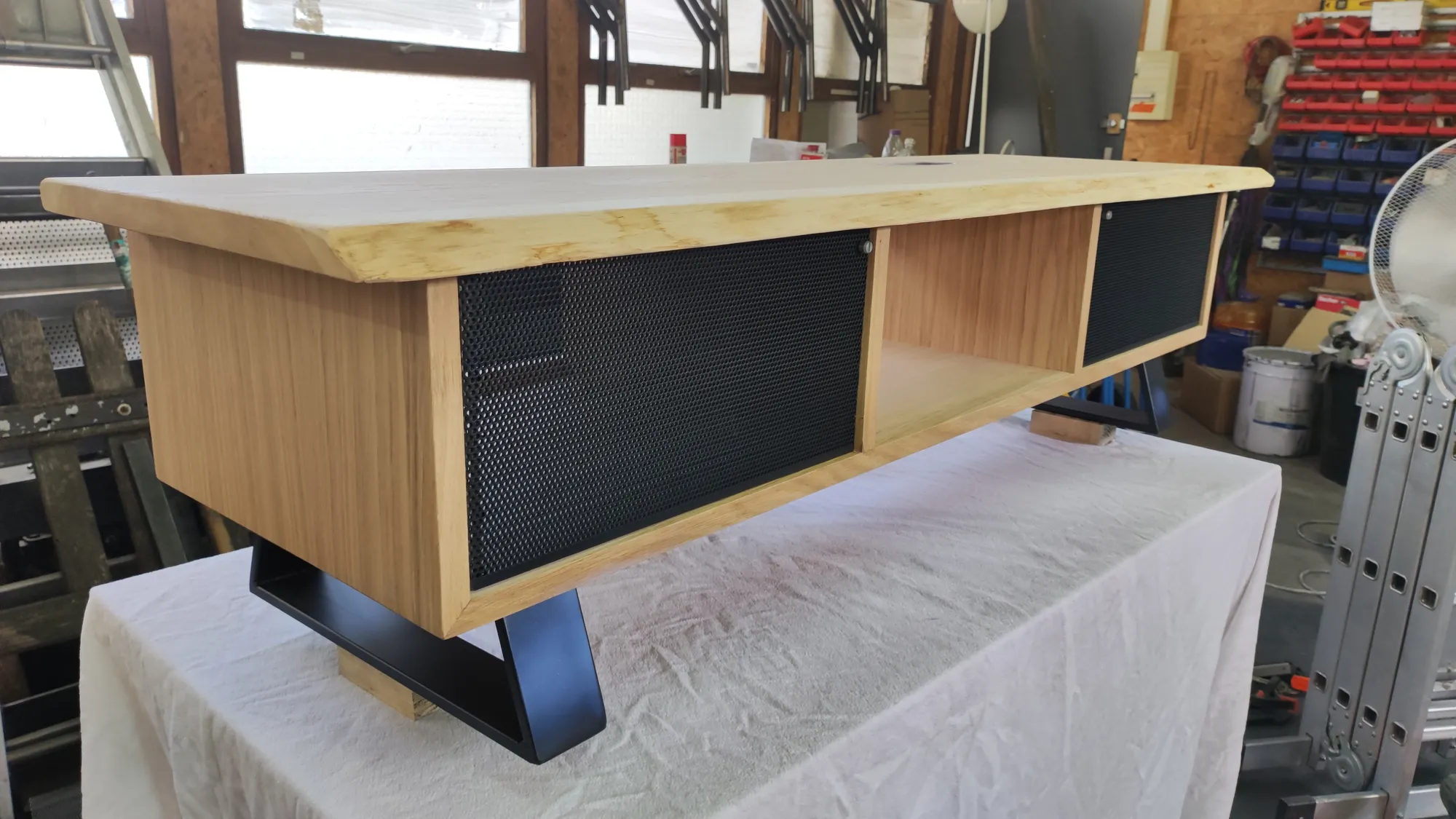 Meuble de télévision bois et métal