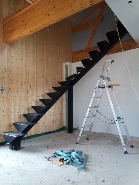 Structure d'escalier en métal